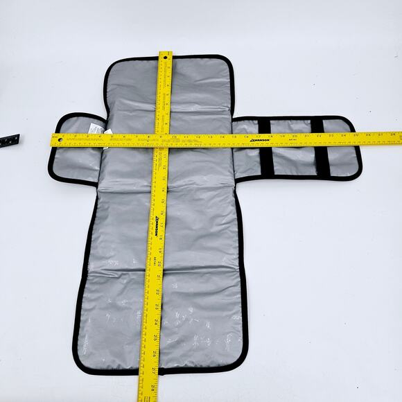 Thirty-One On the Go Changing Clutch Foldable Baby Diaper Changing Pad Black - Picture 9 of 12